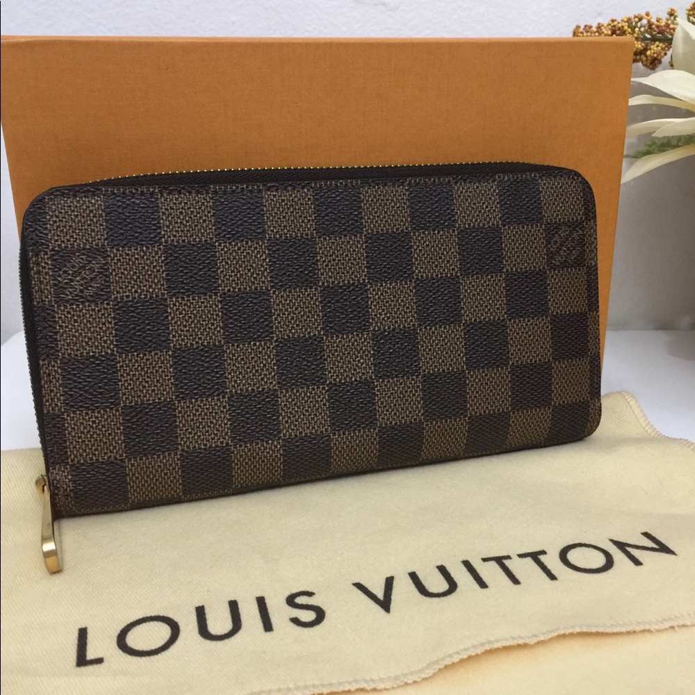 Louis Vuitton Zippy Wallet